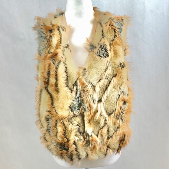 Faux Furš„Vegan Coyote Fur Vest Size Med - Picture 2 of 6